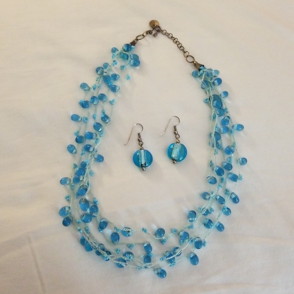 💕 3/$15 Glass beaded necklace & earrings